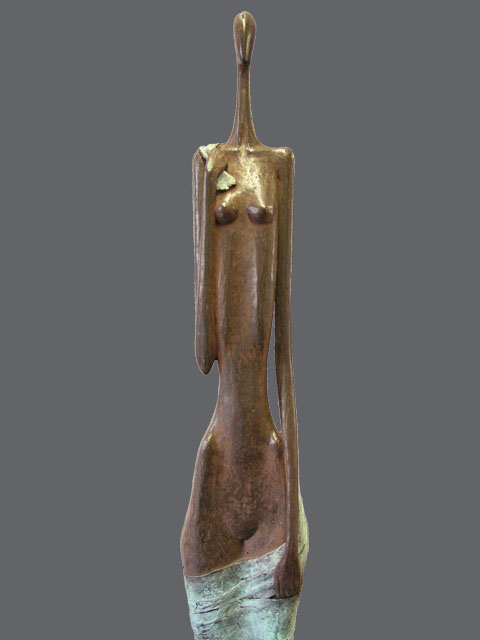 bronzen standbeeld, beeldhouwwerk vrouw, staand naakt | beeldend kunstenaar ragonda ijtsma