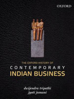 Bronzen beeldje van Ragonda IJtsma op boek indian business