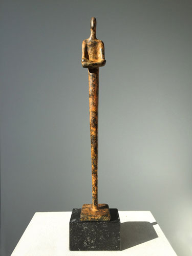 Kunst, bronzen beeldje bij pensioen, afscheid van collega of als award Ragonda Ijtsma bronzen mensfiguren